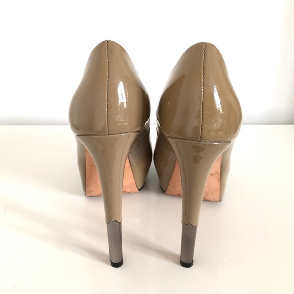 Nude patent leather pumps - Picture 5 of 10